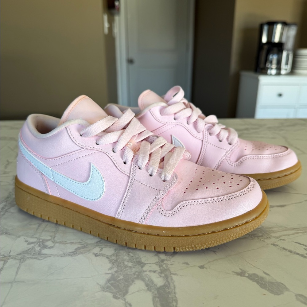 Jordan 1 Low Arctic Pink Gum Women’s Sneakers Size 6-Only Worn Once - Picture 3 of 8